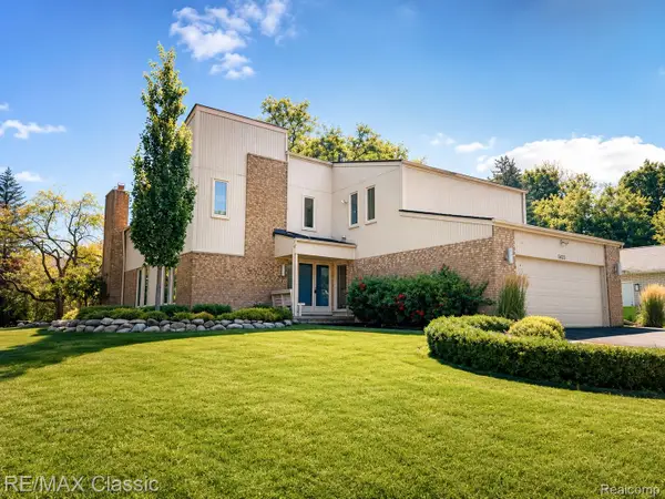 5423 W Bloomfield Lake Road, WestBloomfield, MI 48323