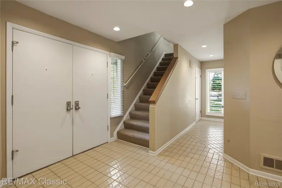 5423 W Bloomfield Lake Road, West Bloomfield, MI 48323 - #2