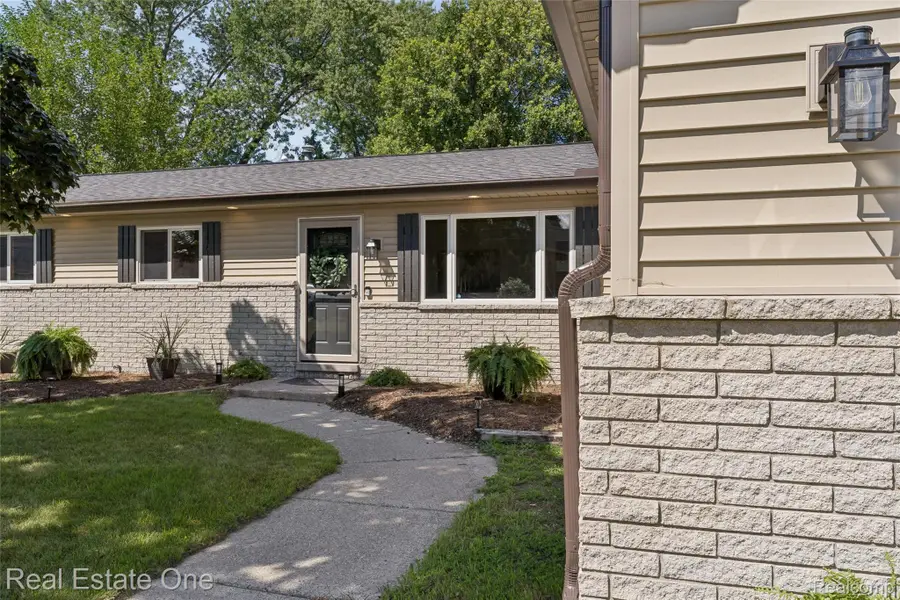 1457 Cambria Drive, Troy, MI 48085 - #2
