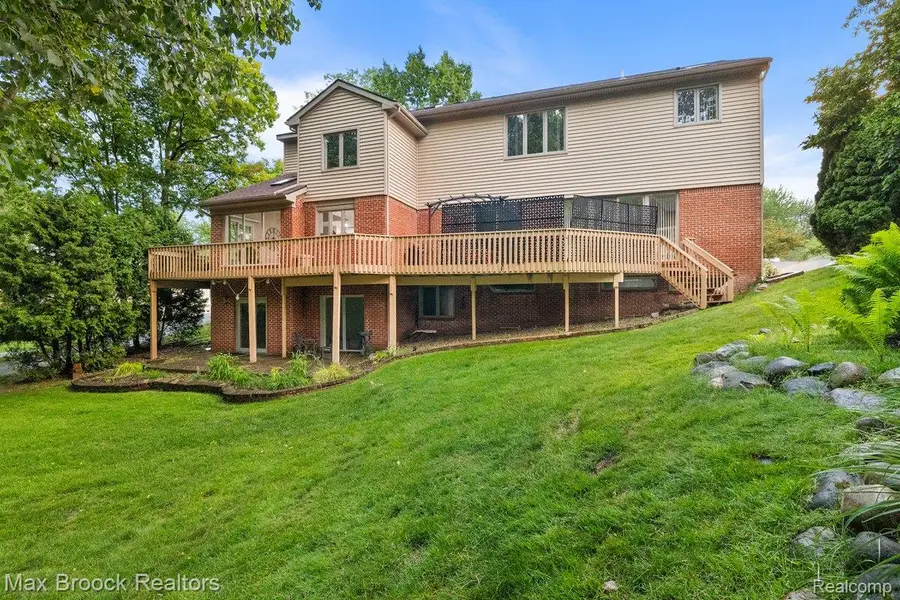 2295 Shore Hill Drive, West Bloomfield, MI 48323 - #2