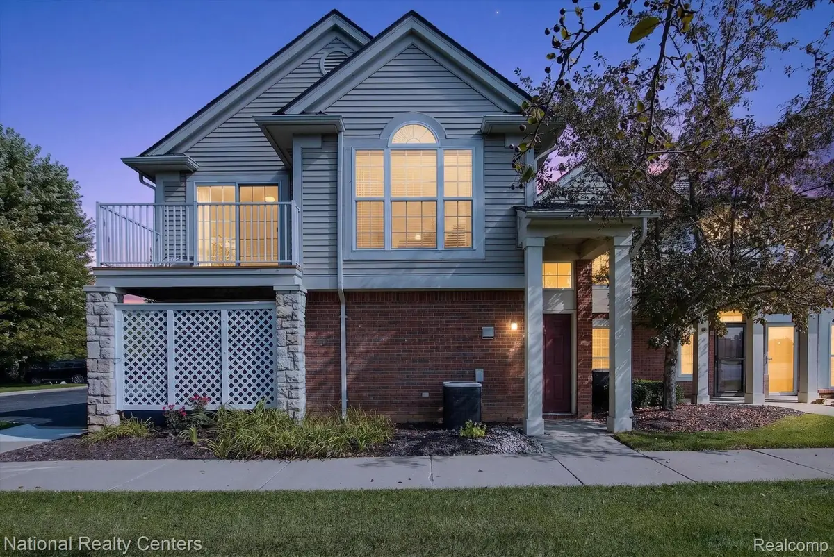 28190 Oakmonte Circle E, New Hudson, MI 48165 - #1