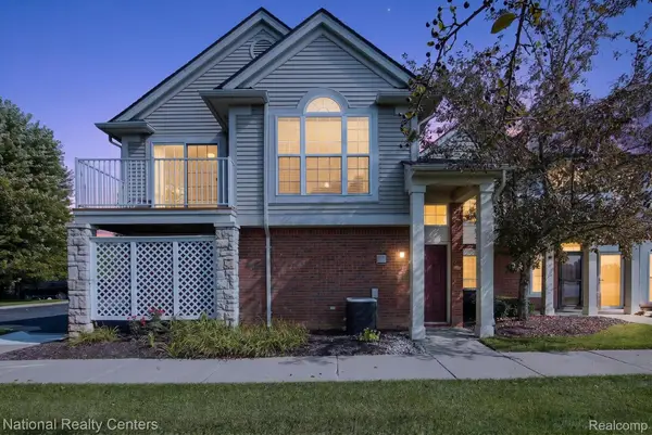 28190 Oakmonte Circle E, NewHudson, MI 48165