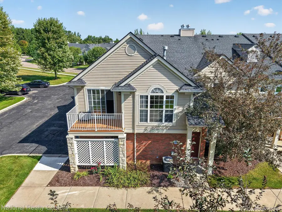 28190 Oakmonte Circle E, New Hudson, MI 48165 - #2