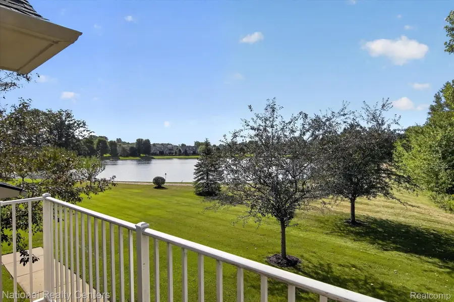 28190 Oakmonte Circle E, New Hudson, MI 48165 - #3
