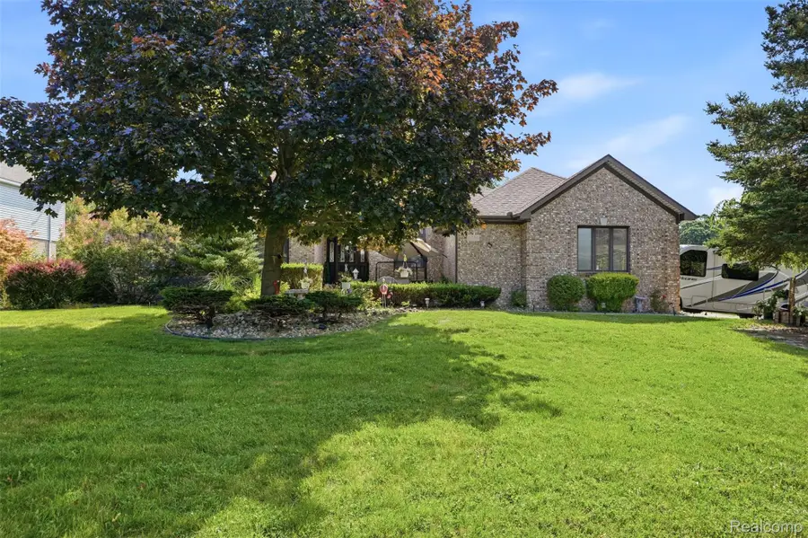 6786 Jasmine Dr Drive, Troy, MI 48098 - #2