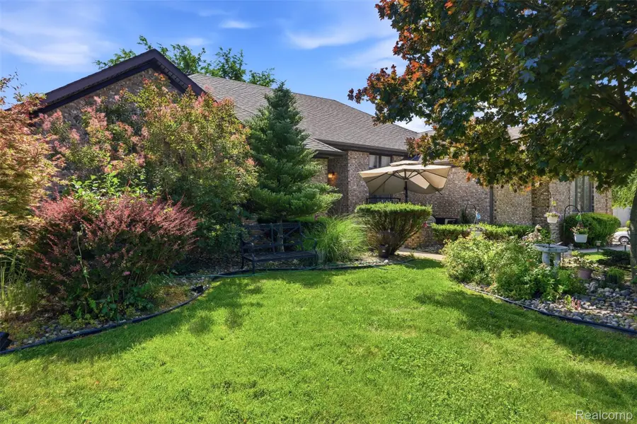 6786 Jasmine Dr Drive, Troy, MI 48098 - #3