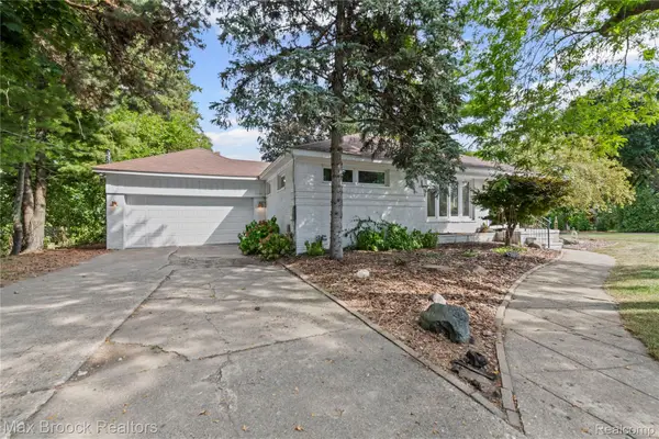 2665 Middlebelt Road, WestBloomfield, MI 48324