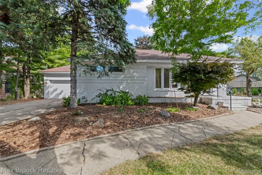 2665 Middlebelt Road, West Bloomfield, MI 48324 - #2