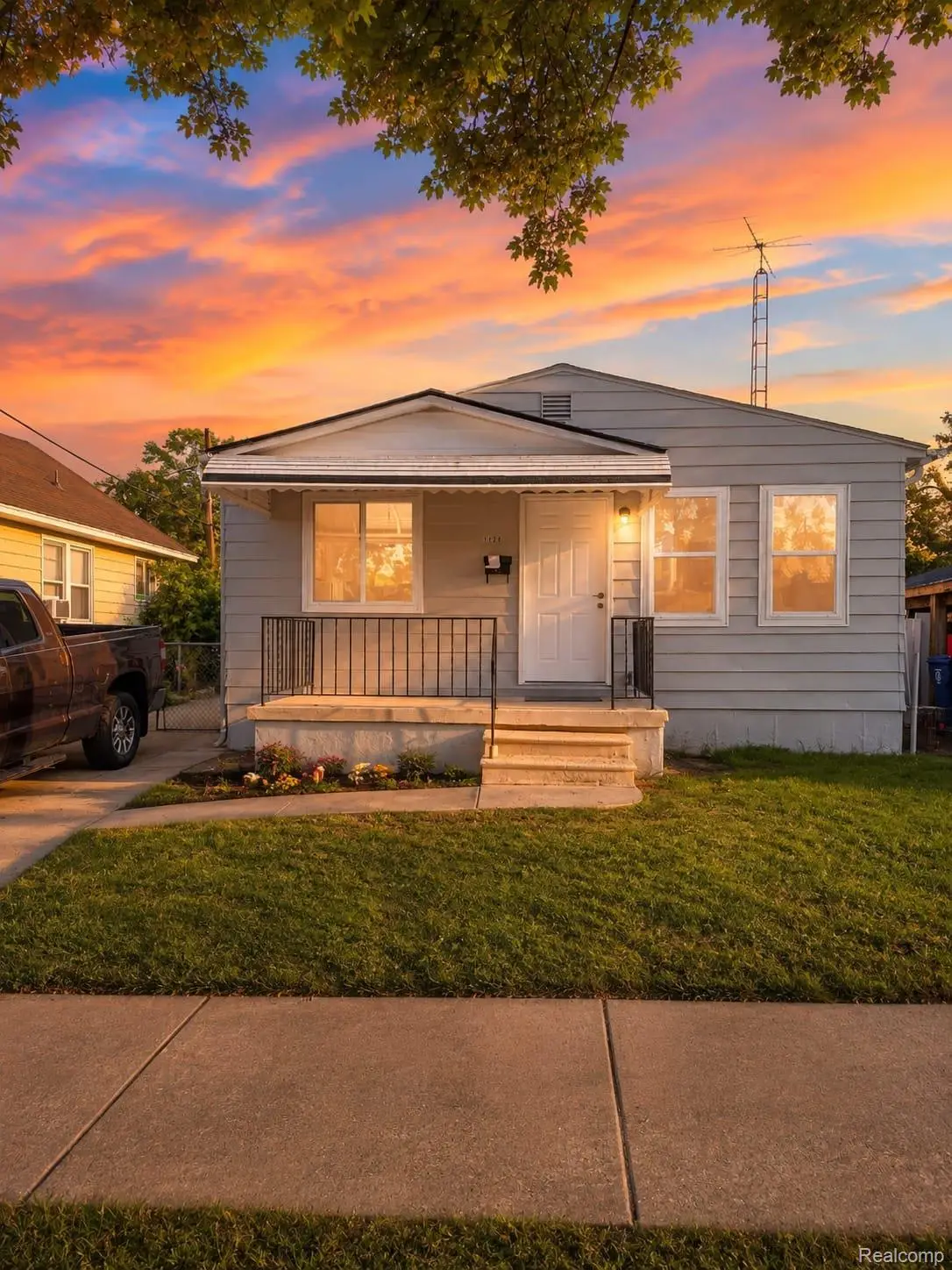 1126 Ossington Avenue, Flint, MI 48507 - #1