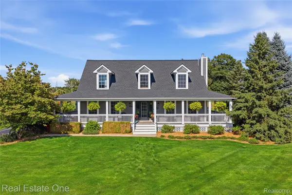 8707 Bridlewood Trail, Howell, MI 48843