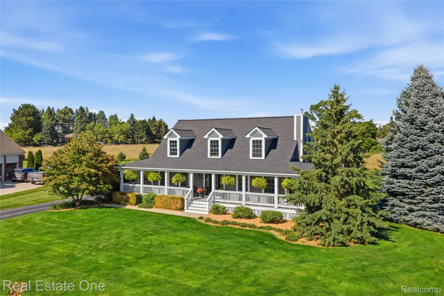8707 Bridlewood Trail, Howell, MI 48843 - #3