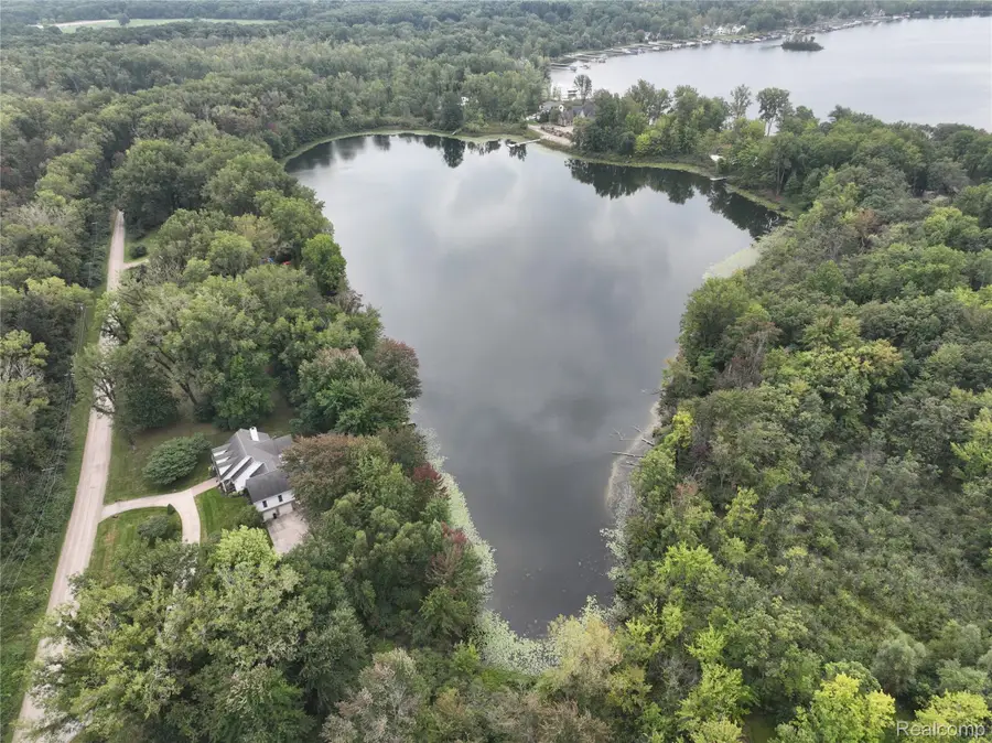 000 Edgelake Drive, Hamburg, MI 48139 - #3