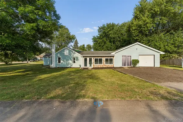 413 5th Street, Fenton, MI 48430
