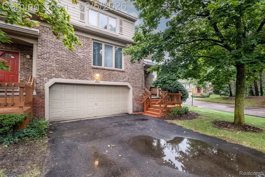 6333 Aspen Ridge Boulevard, West Bloomfield, MI 48322 - #2