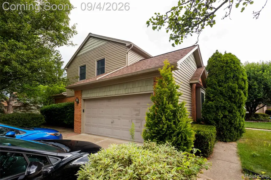 19040 Livery Court, Clinton, MI 48038 - #3