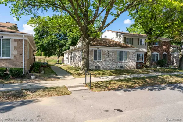 2078 Parmenter Boulevard, RoyalOak, MI 48073