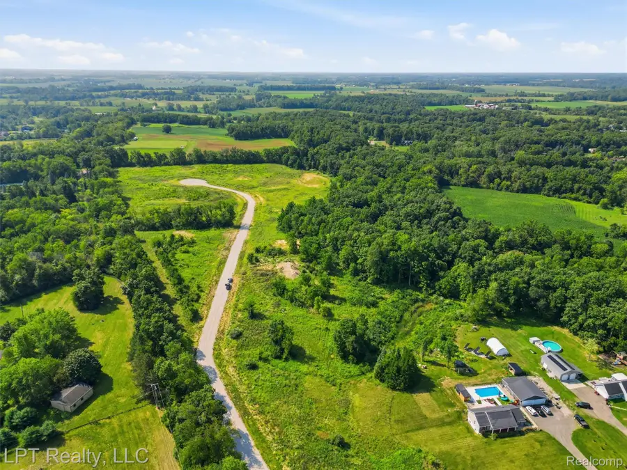 9577 Creekside Drive, Saline, MI 48176 - #3