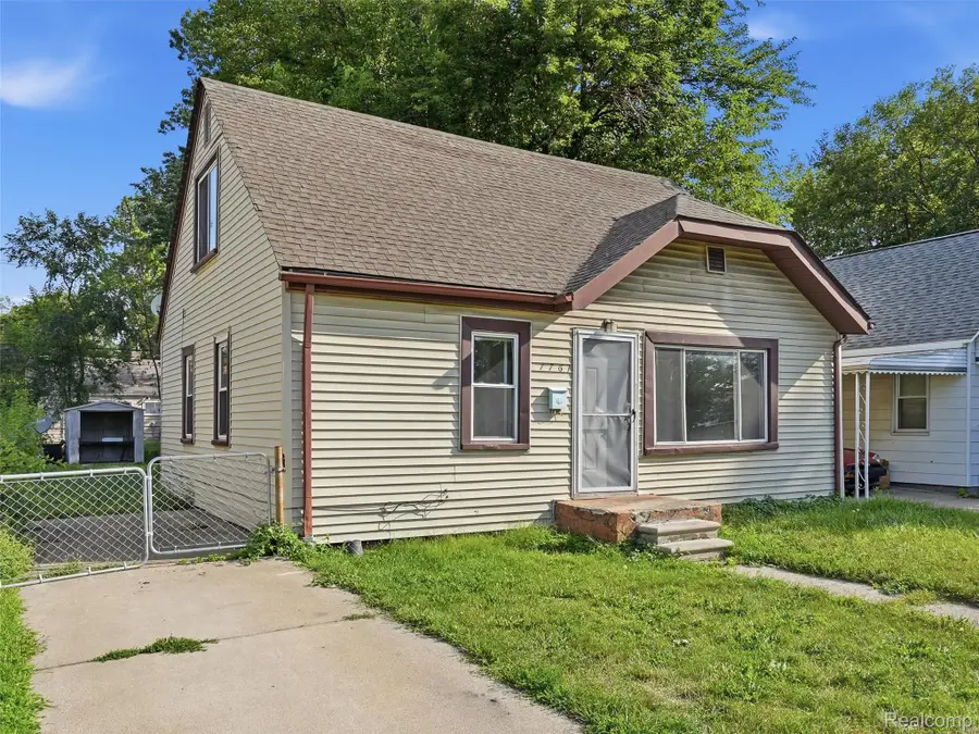 1761 E Evelyn Avenue, Hazel Park, MI 48030 - #3