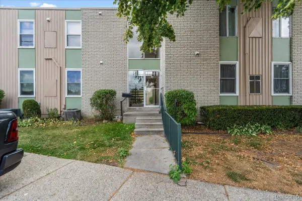 33397 Fargo Street, Livonia, MI 48152