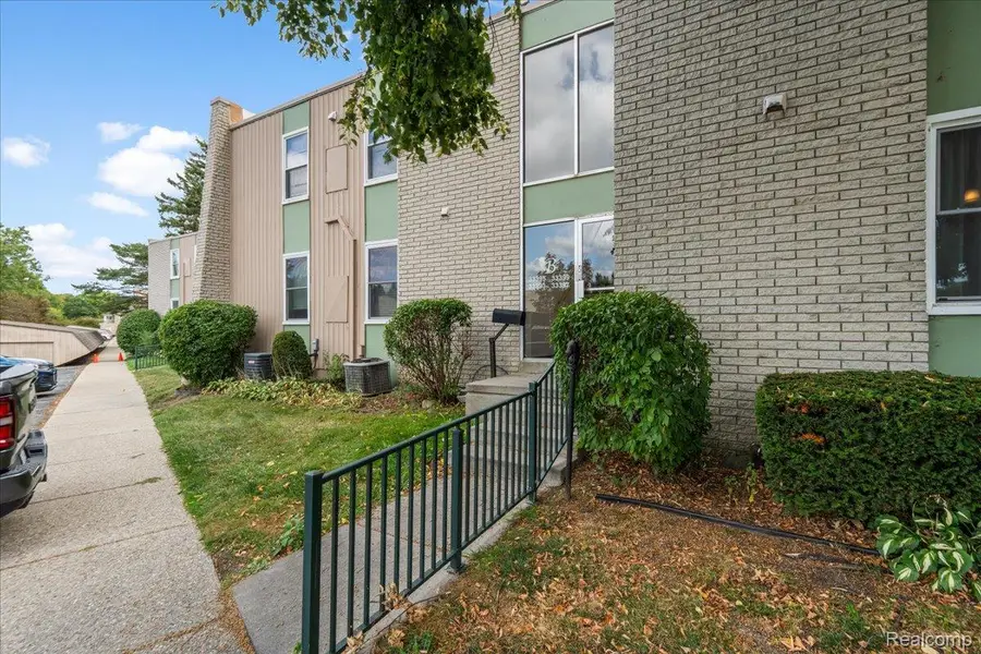 33397 Fargo Street, Livonia, MI 48152 - #2