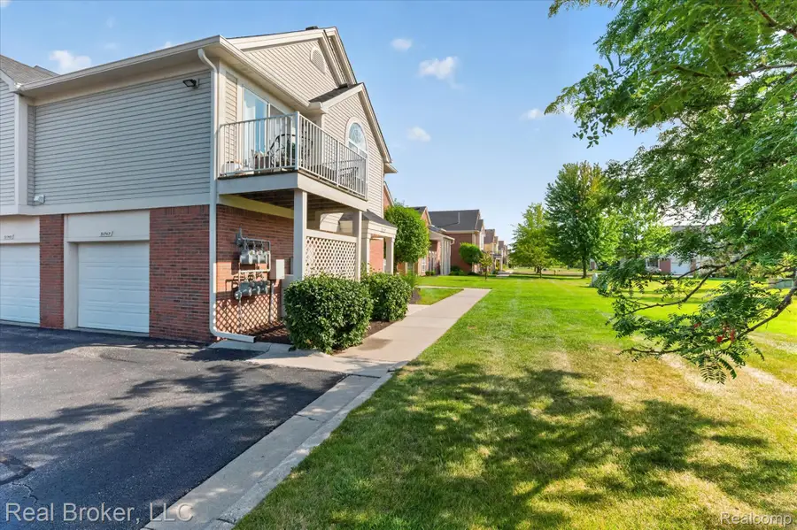 51747 Adler Park Drive W, Chesterfield, MI 48051 - #2