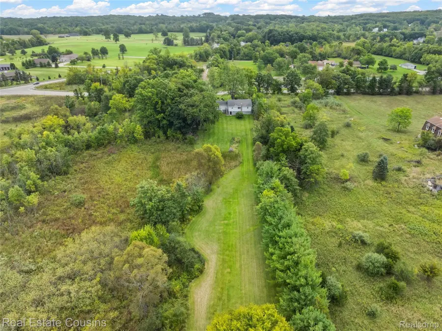 17300 Hickory Ridge Road, Fenton, MI 48430 - #2