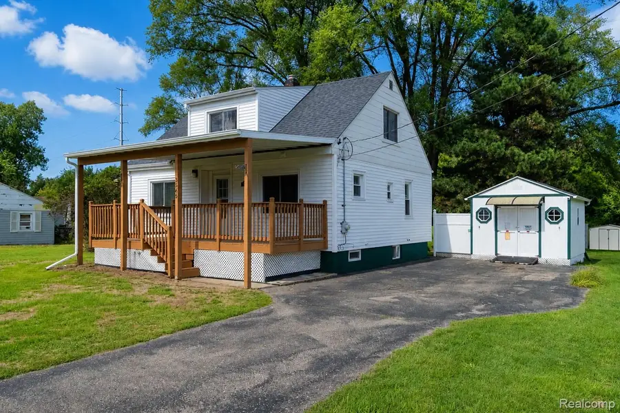 3363 E Pierson Road, Flint, MI 48506 - #2