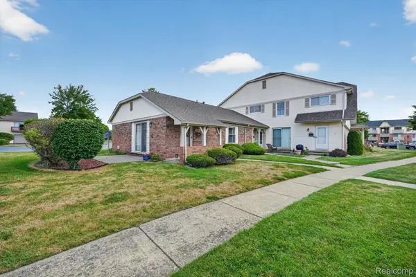 12000 Juniper Way #16, GrandBlanc, MI 48439