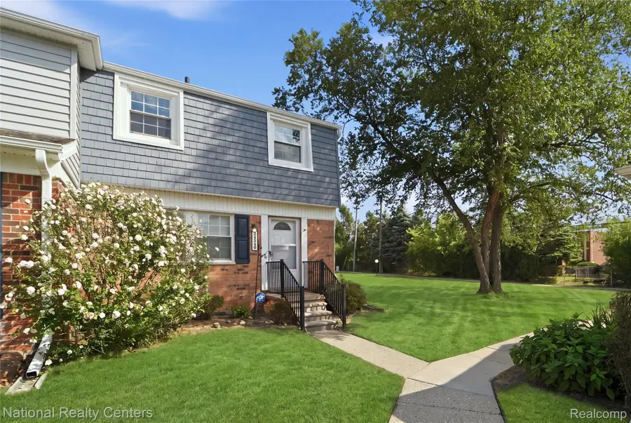 24540 Olde Orchard Street #29, Novi, MI 48375 - #2
