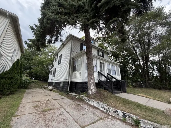 127 Jones Street, MountClemens, MI 48043