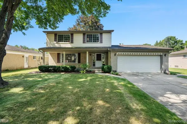 32229 Cambridge Drive, Warren, MI 48093