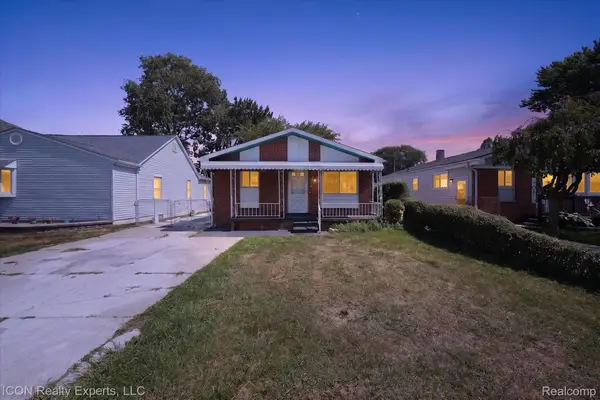 32000 Saint Margaret Street, StClairShores, MI 48082