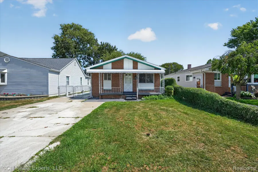 32000 Saint Margaret Street, Saint Clair Shores, MI 48082 - #3