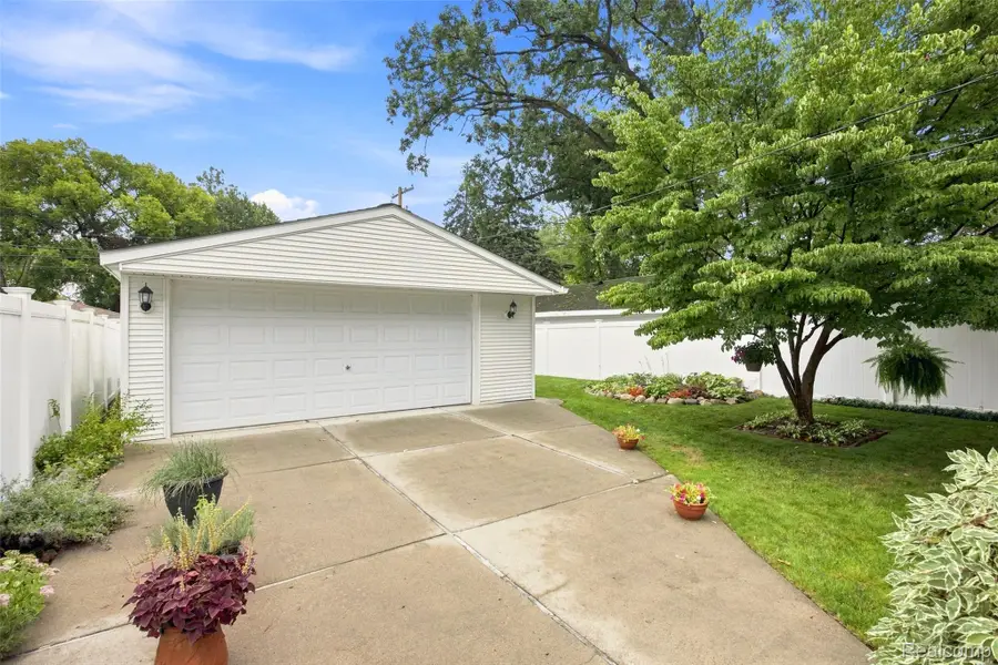 3921 Harding Street, Dearborn Heights, MI 48125 - #3