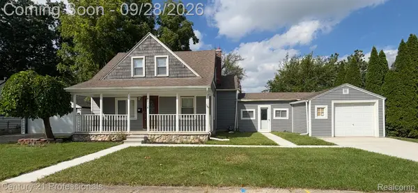 29118 James Street, GardenCity, MI 48135