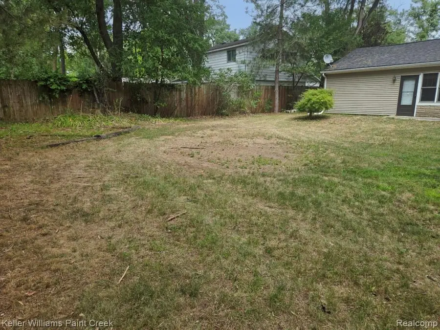 2438 Archdale, West Bloomfield, MI 48324 - #3