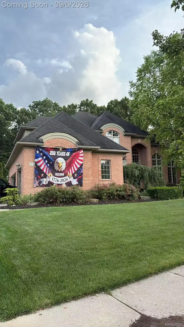 2352 Ivy Hill Drive, CommerceTwp, MI 48382