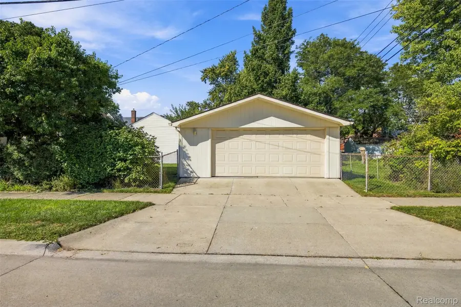 23800 Buckingham Street, Dearborn, MI 48128 - #2