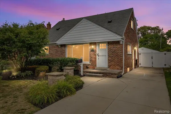 6148 Cardwell Street, GardenCity, MI 48135