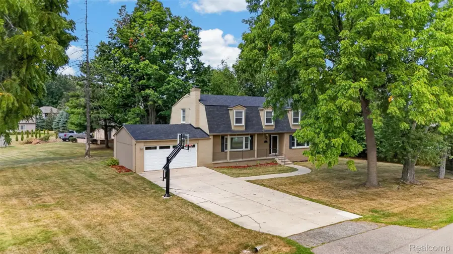2499 Horseshoe Drive, West Bloomfield, MI 48322 - #2