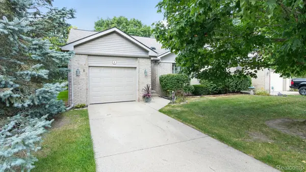 22240 Quail Run Circle #1, SouthLyon, MI 48178