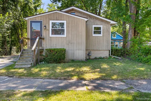 5251 Gateshead Street, GrossePointe, MI 48236
