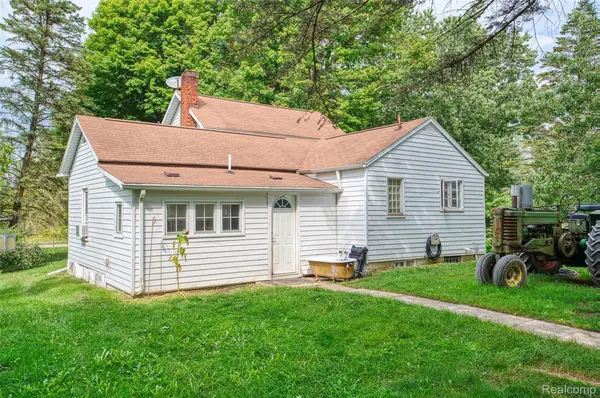 9225 Cook Road, Gaines, MI 48436