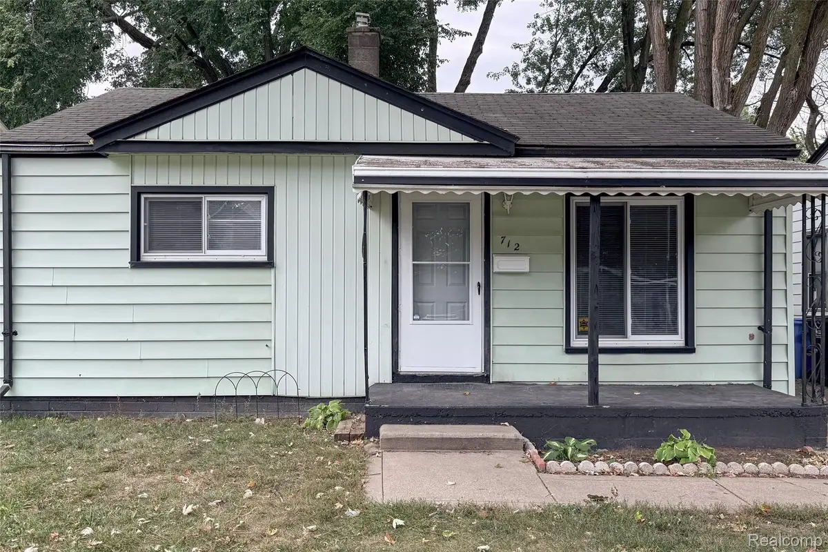 712 E Lincoln Avenue, Madison Heights, MI 48071 - #1