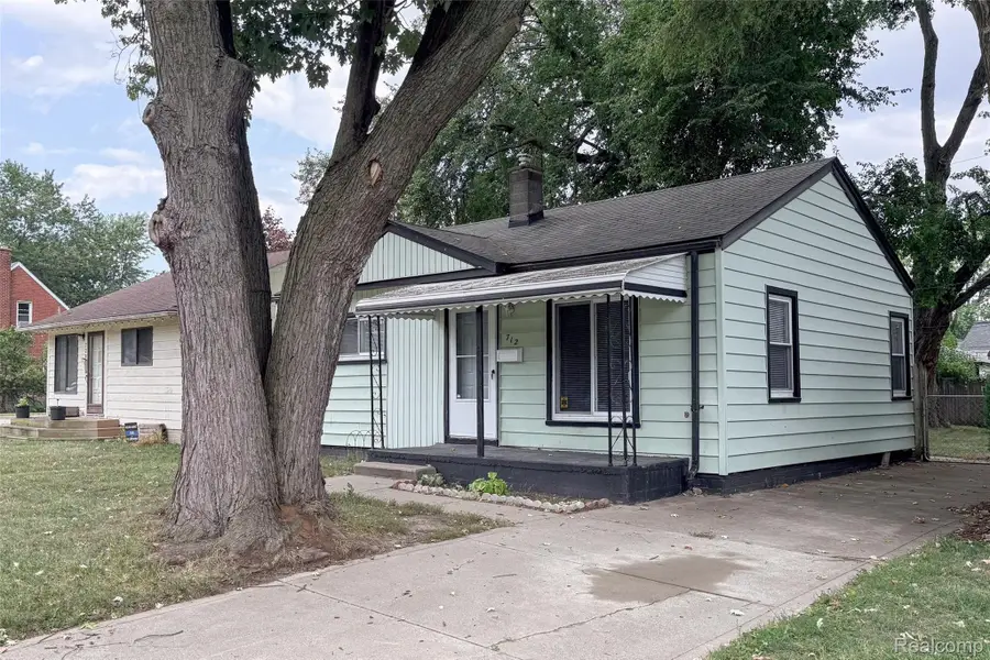 712 E Lincoln Avenue, Madison Heights, MI 48071 - #2