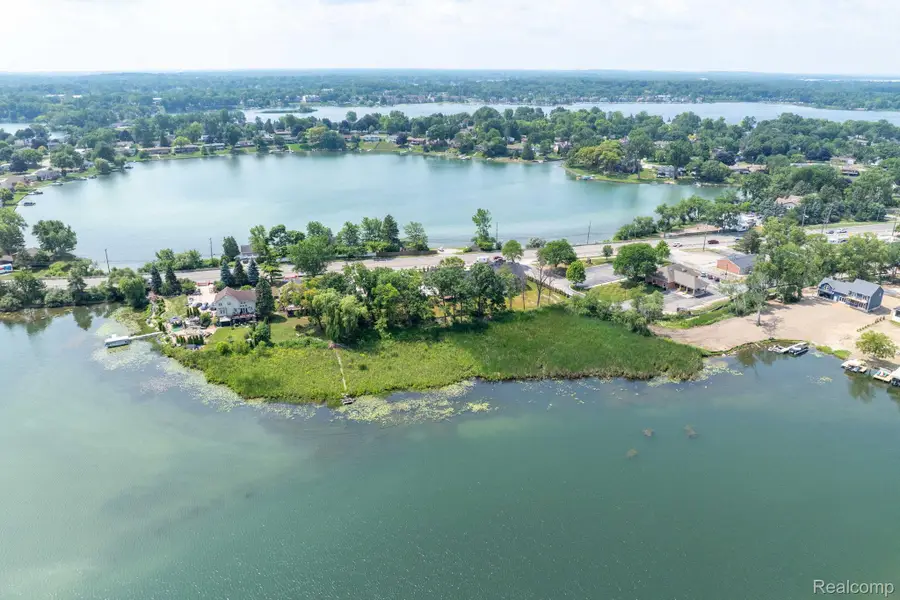 2934 W Walton Boulevard, Waterford, MI 48329 - #3