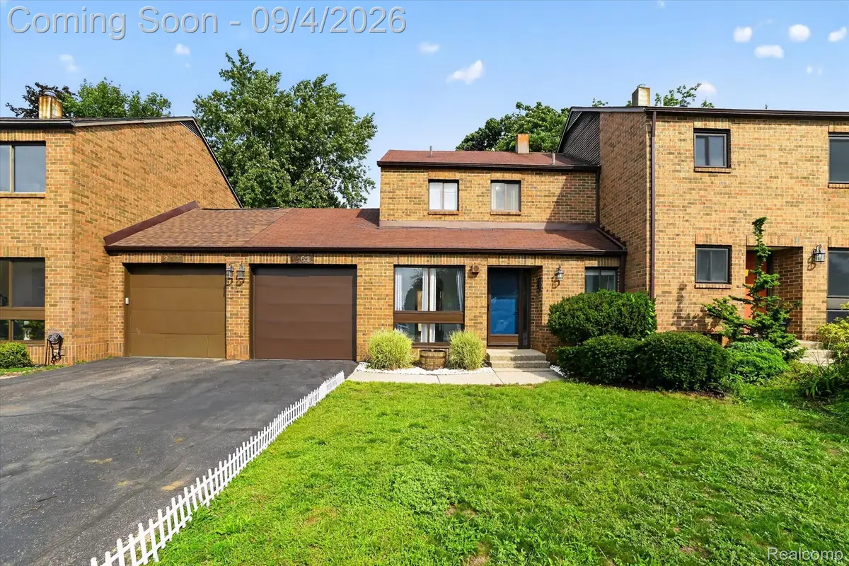 261 Heritage Commons Street Se, Grand Rapids, MI 49503 - #1