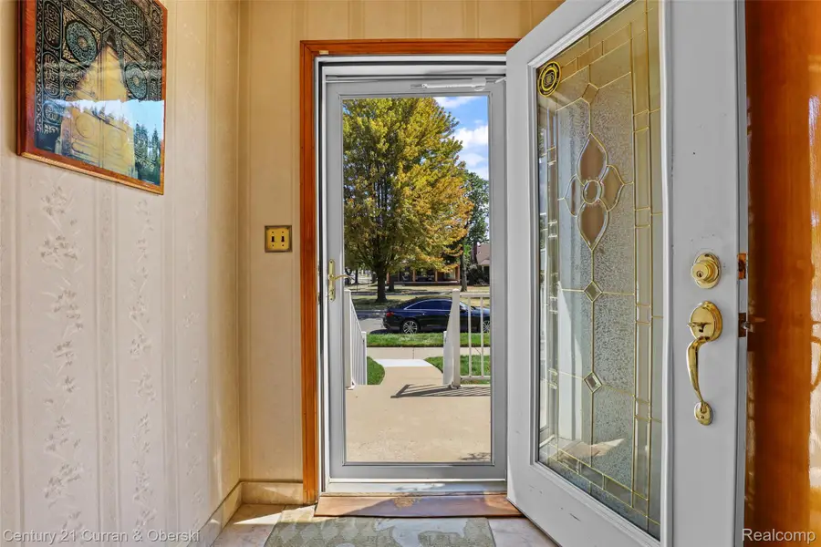 6151 Oakman Boulevard, Dearborn, MI 48126 - #3