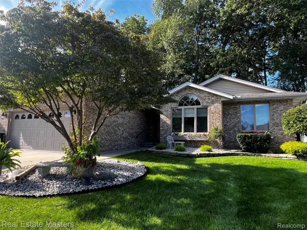 3923 Oak Hills Circle, PortHuron, MI 48060