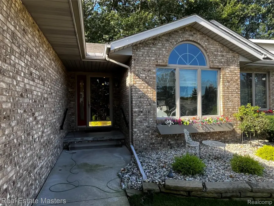 3923 Oak Hills Circle, Port Huron, MI 48060 - #3